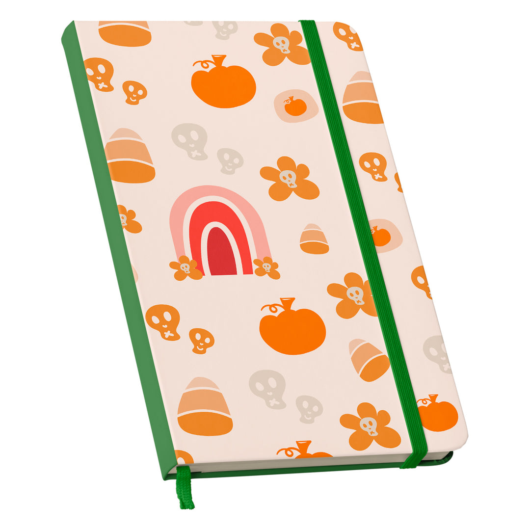 Taccuino Halloween dell'album Witchy Wonder di WonderValy: copertina soft touch in 8 colori, con chiusura e segnalibro coordinati