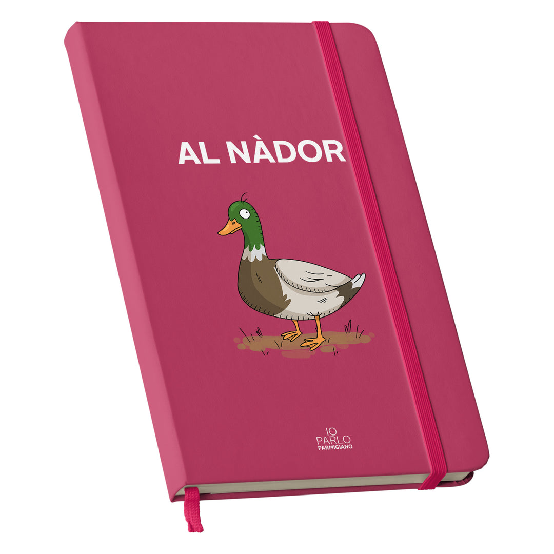 Taccuino AL NÀDOR dell'album LÌNNEA BÉSTJI di Io parlo parmigiano: copertina soft touch in 8 colori, con chiusura e segnalibro coordinati
