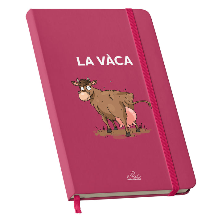 Taccuino LA VÀCA dell'album LÌNNEA BÉSTJI di Io parlo parmigiano: copertina soft touch in 8 colori, con chiusura e segnalibro coordinati