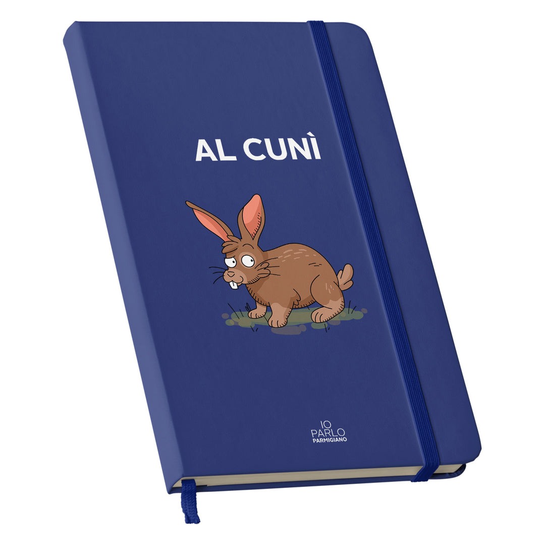 Taccuino AL CUNÌ dell'album LÌNNEA BÉSTJI di Io parlo parmigiano: copertina soft touch in 8 colori, con chiusura e segnalibro coordinati
