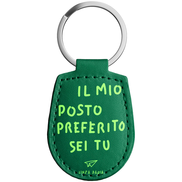 Portachiavi in pelle Il mio posto preferito sei tu dell'album Perdi la testa ma non le chiavi di Linea Daria con anello in metallo, Disponibili in 6 Colori, Stampa di Alta Qualità