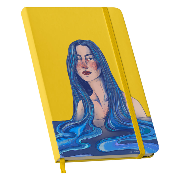 Taccuino il volto dell'estate dell'album Taccuini blu di Blulimone: copertina soft touch in 8 colori, con chiusura e segnalibro coordinati