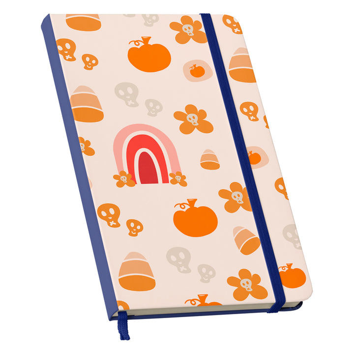 Taccuino Halloween dell'album Witchy Wonder di WonderValy: copertina soft touch in 8 colori, con chiusura e segnalibro coordinati