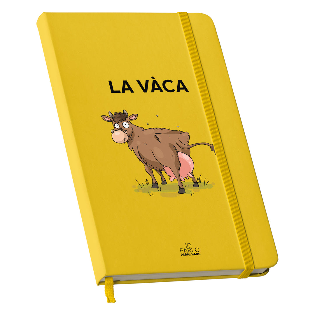 Taccuino LA VÀCA dell'album LÌNNEA BÉSTJI di Io parlo parmigiano: copertina soft touch in 8 colori, con chiusura e segnalibro coordinati