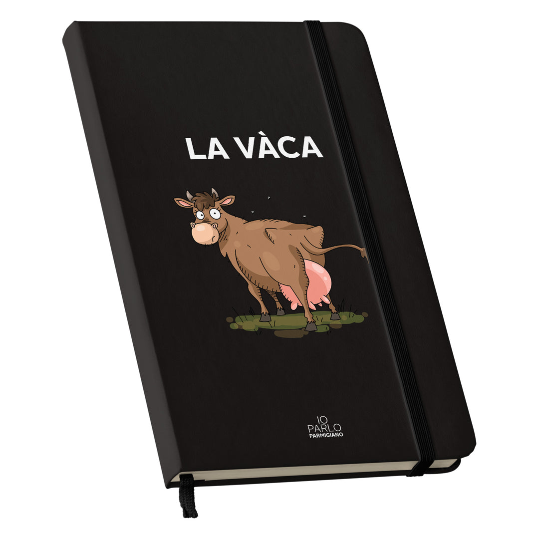 Taccuino LA VÀCA dell'album LÌNNEA BÉSTJI di Io parlo parmigiano: copertina soft touch in 8 colori, con chiusura e segnalibro coordinati