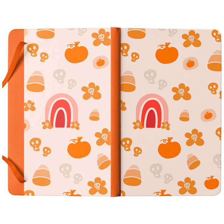 Taccuino Halloween dell'album Witchy Wonder di WonderValy: copertina soft touch in 8 colori, con chiusura e segnalibro coordinati