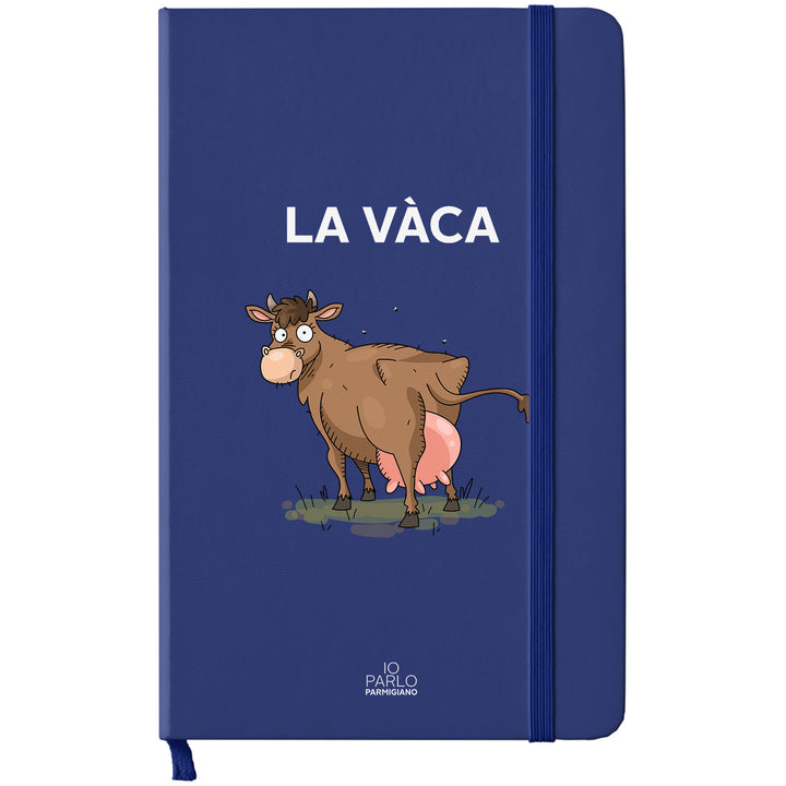 Taccuino LA VÀCA dell'album LÌNNEA BÉSTJI di Io parlo parmigiano: copertina soft touch in 8 colori, con chiusura e segnalibro coordinati