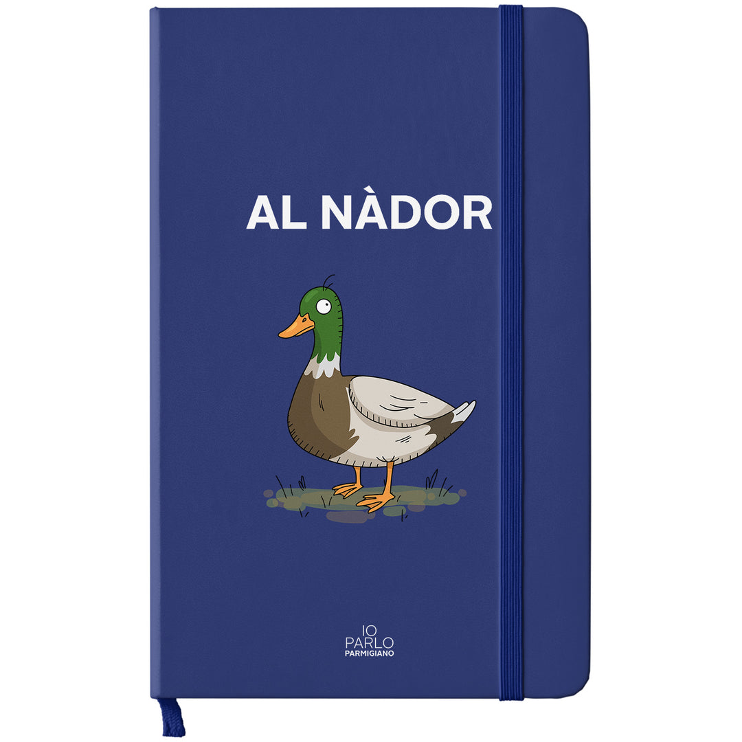 Taccuino AL NÀDOR dell'album LÌNNEA BÉSTJI di Io parlo parmigiano: copertina soft touch in 8 colori, con chiusura e segnalibro coordinati