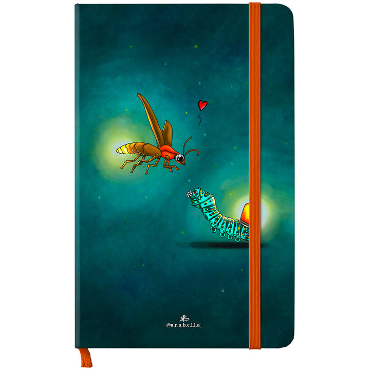 Taccuino Per amore lucciola dell'album Amore in taccuini di Arabella: copertina soft touch in 8 colori, con chiusura e segnalibro coordinati