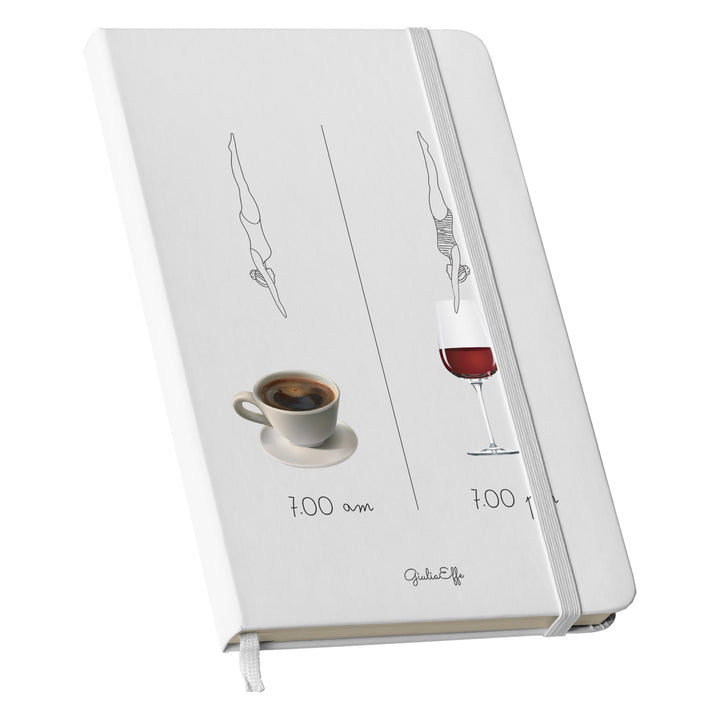 Taccuino 7 am 7 pm dell'album Creatività su carta di GiuliaEffe: copertina soft touch in 8 colori, con chiusura e segnalibro coordinati