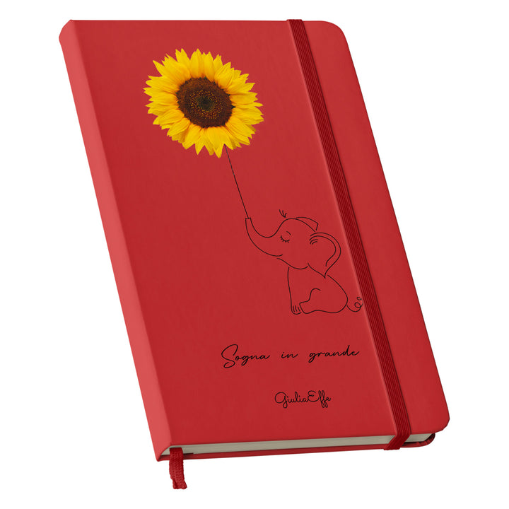 Taccuino Sogna in grande dell'album Creatività su carta di GiuliaEffe: copertina soft touch in 8 colori, con chiusura e segnalibro coordinati