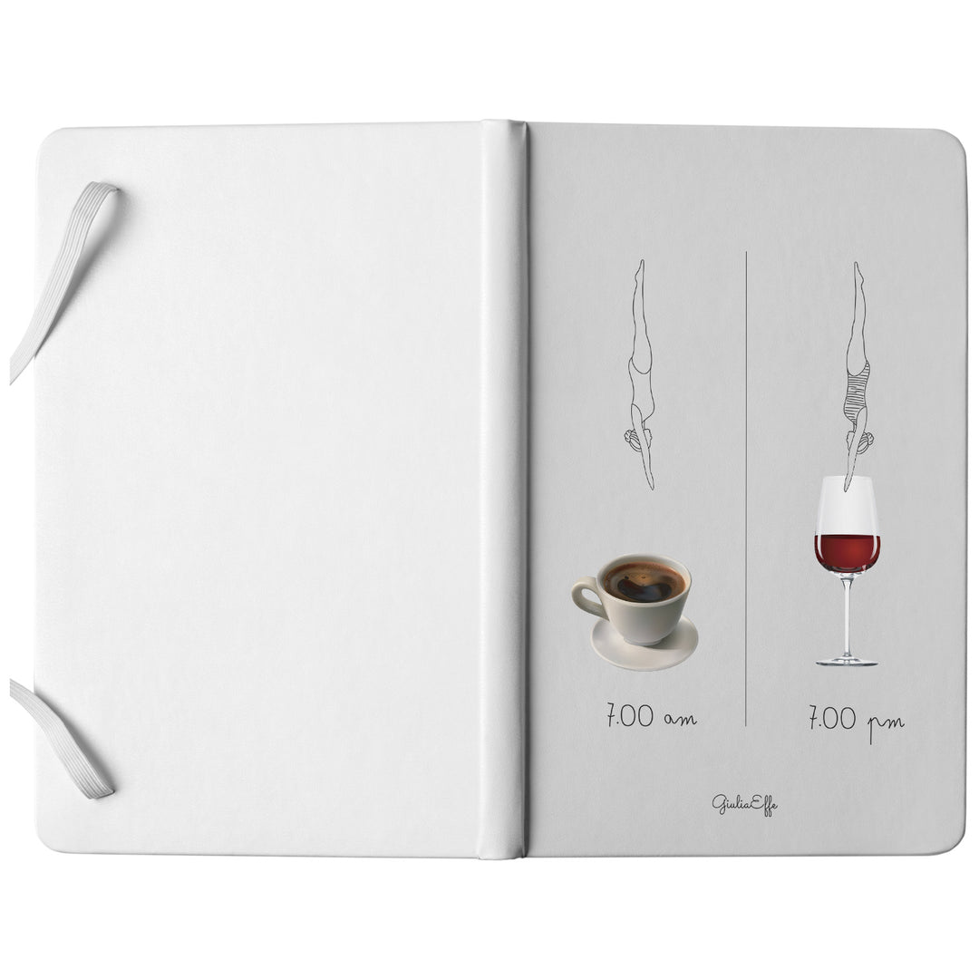 Taccuino 7 am 7 pm dell'album Creatività su carta di GiuliaEffe: copertina soft touch in 8 colori, con chiusura e segnalibro coordinati